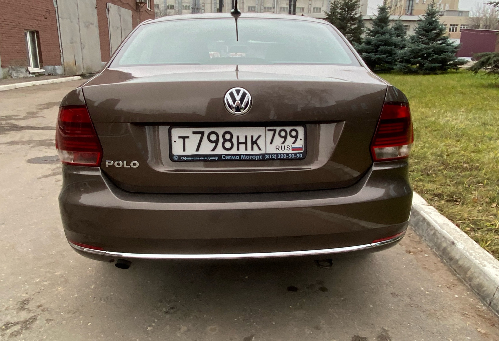 Аренда volkswagen polo эконом класса 2019 года в городе Москва Белорусская от 2490 руб./сутки, передний привод, двигатель: бензин, объем 1.6 литров, ОСАГО (Мультидрайв), без водителя, недорого, вид 6 - RentRide