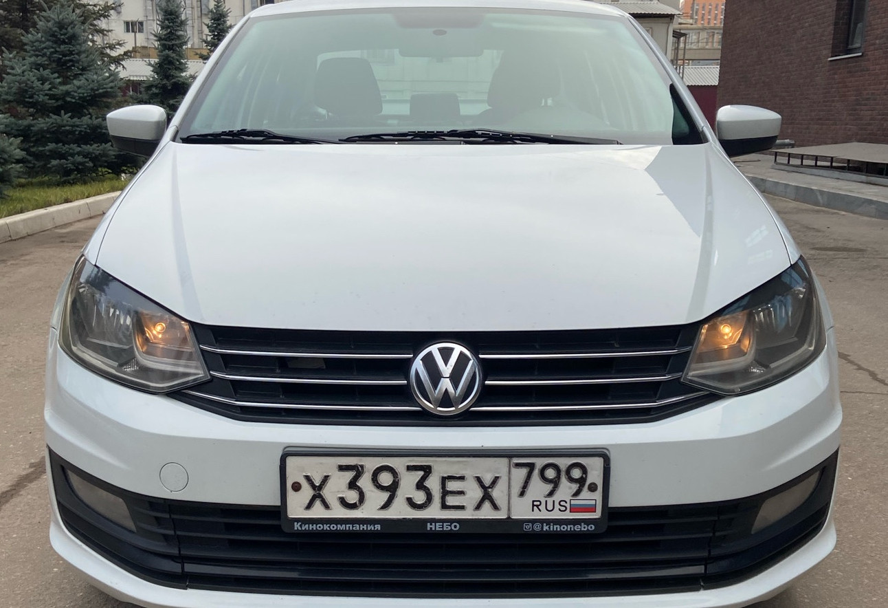 Аренда volkswagen polo эконом класса 2018 года в городе Москва Белорусская от 2450 руб./сутки, передний привод, двигатель: бензин, объем 1.6 литров, ОСАГО (Мультидрайв), без водителя, недорого, вид 3 - RentRide