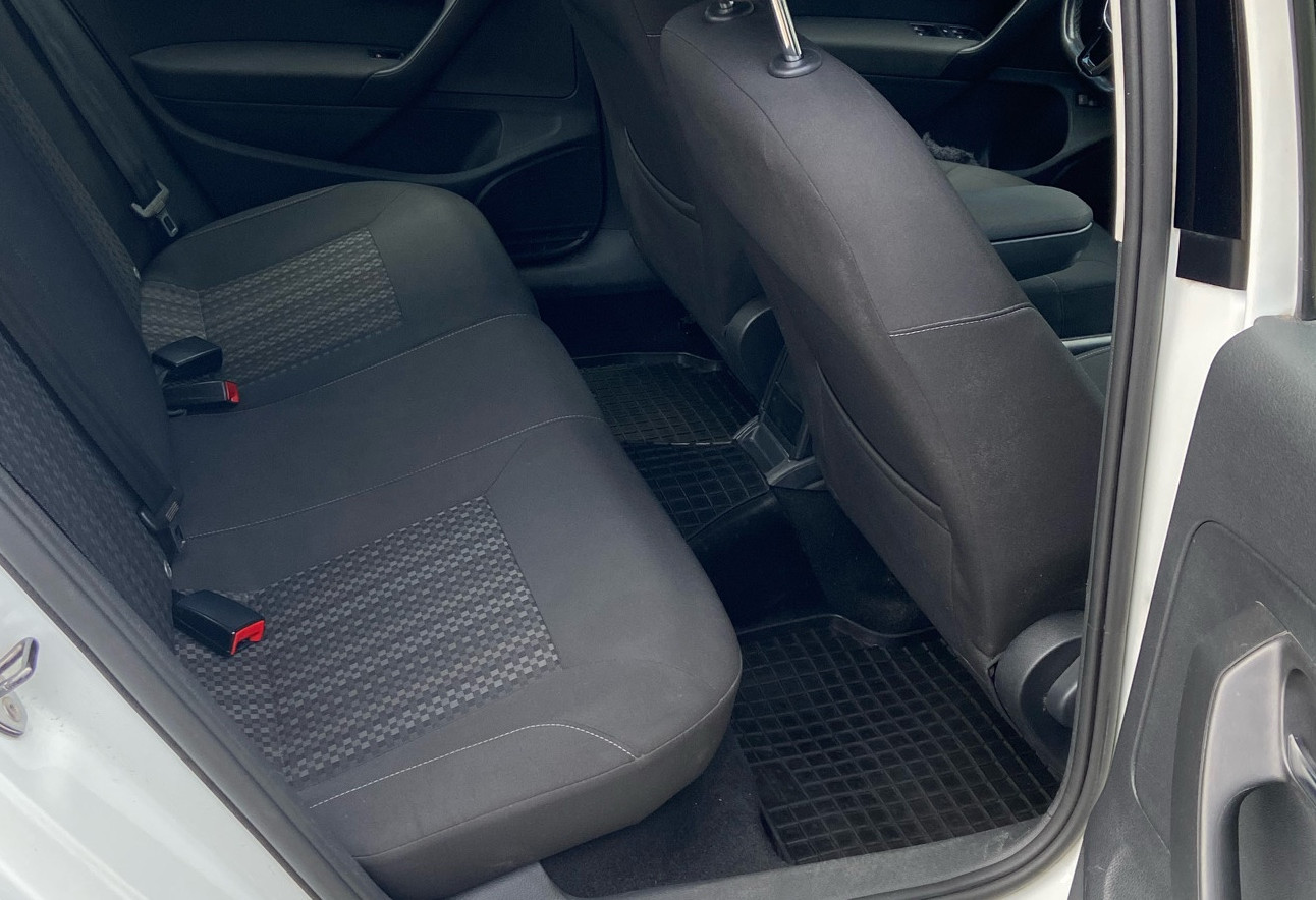 Аренда volkswagen polo эконом класса 2018 года в городе Москва Белорусская от 2450 руб./сутки, передний привод, двигатель: бензин, объем 1.6 литров, ОСАГО (Мультидрайв), без водителя, недорого, вид 10 - RentRide