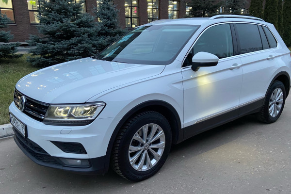 Прокат авто volkswagen tiguan комфорт класса 2018 года в городе Москва Белорусская от 5120 руб./сутки, полный привод, двигатель: бензин, объем 1.4 литра, ОСАГО (Мультидрайв), без водителя, недорого - RentRide