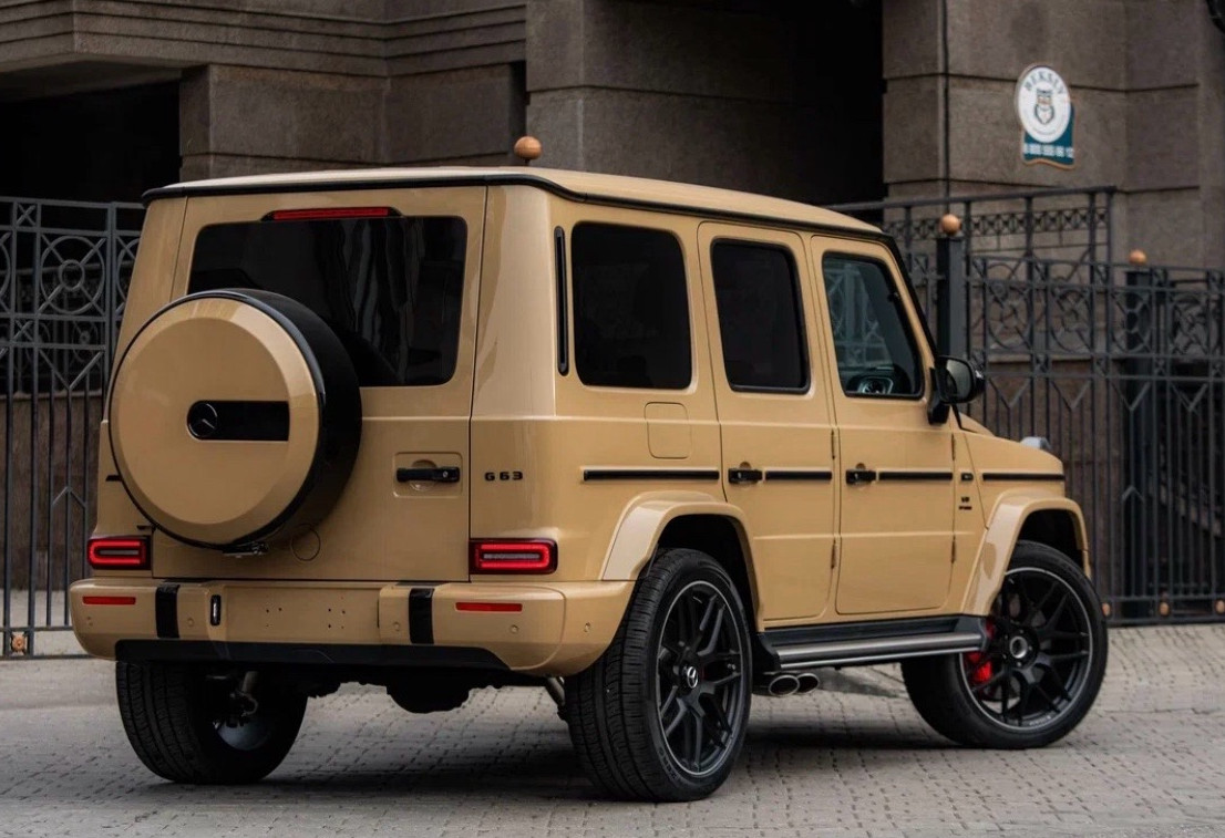 Аренда mercedes-benz g-klass премиум класса 2024 года в городе Москва Шаболовская от 56000 руб./сутки, полный привод, двигатель: бензин, объем 4 литра, каско (Впишу в полис), ОСАГО (Впишу в полис), без водителя, недорого, вид 5 - RentRide