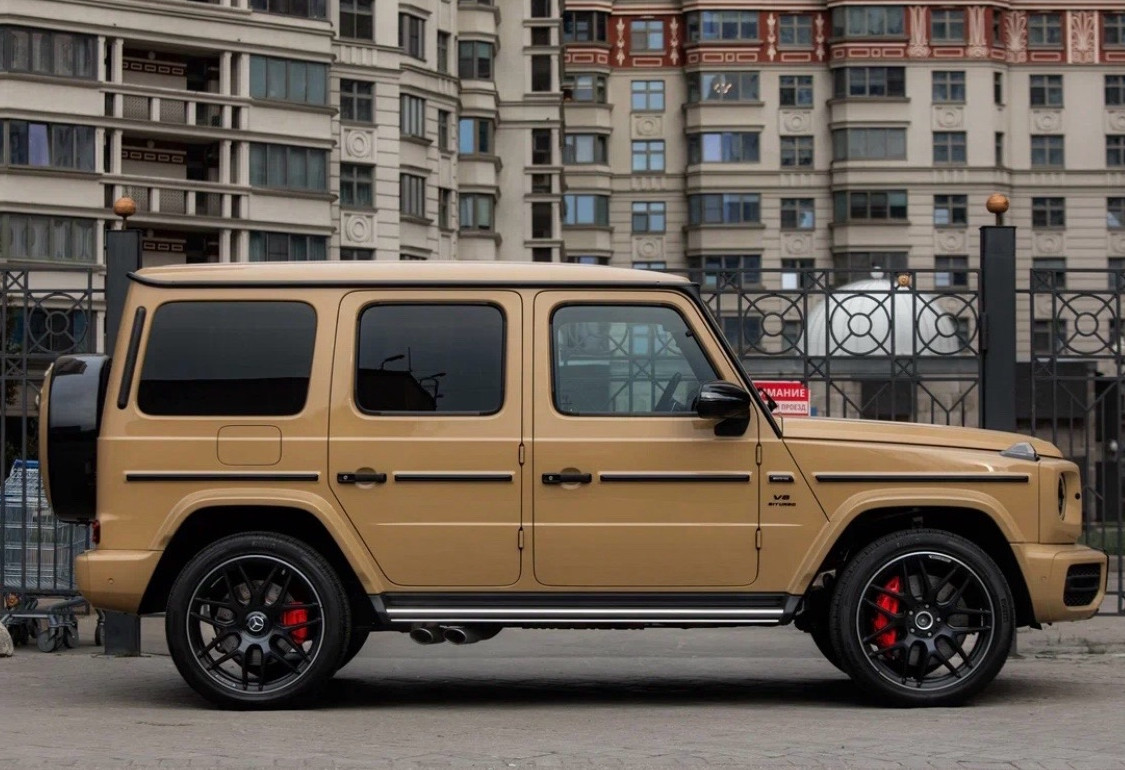 Аренда mercedes-benz g-klass премиум класса 2024 года в городе Москва Шаболовская от 56000 руб./сутки, полный привод, двигатель: бензин, объем 4 литра, каско (Впишу в полис), ОСАГО (Впишу в полис), без водителя, недорого, вид 4 - RentRide
