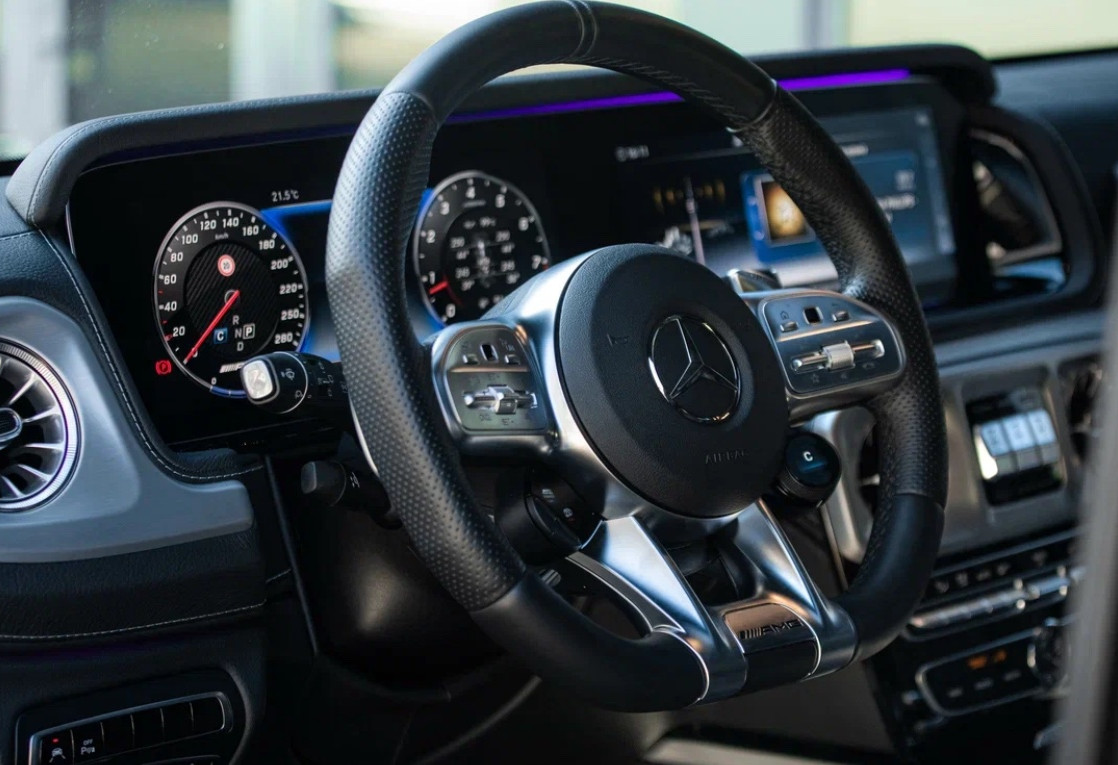 Аренда mercedes-benz g-klass-amg премиум класса 2023 года в городе Москва Шаболовская от 52000 руб./сутки, полный привод, двигатель: бензин, каско (Впишу в полис), ОСАГО (Впишу в полис), без водителя, недорого, вид 6 - RentRide