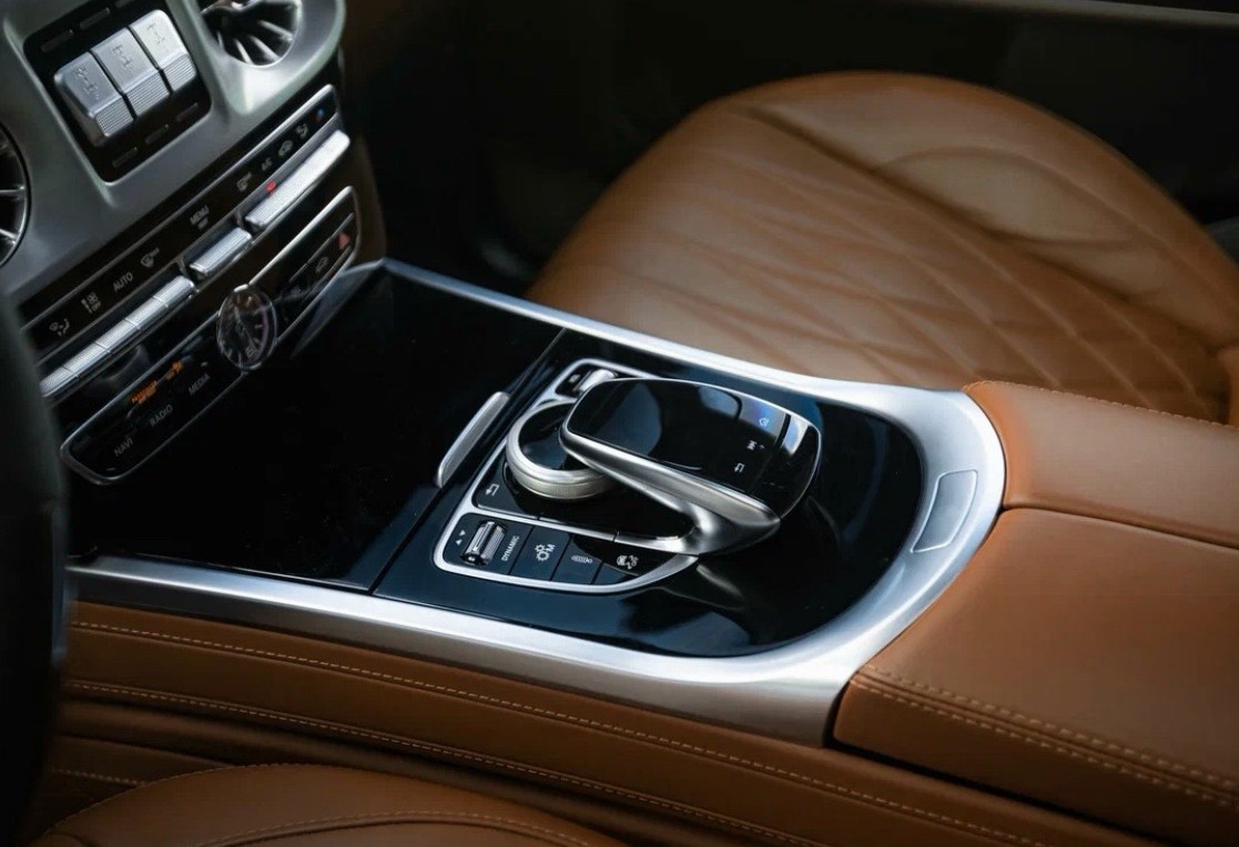 Аренда mercedes-benz g-klass-amg премиум класса 2022 года в городе Москва Шаболовская от 48000 руб./сутки, полный привод, двигатель: бензин, объем 4 литра, каско (Впишу в полис), ОСАГО (Впишу в полис), без водителя, недорого, вид 7 - RentRide