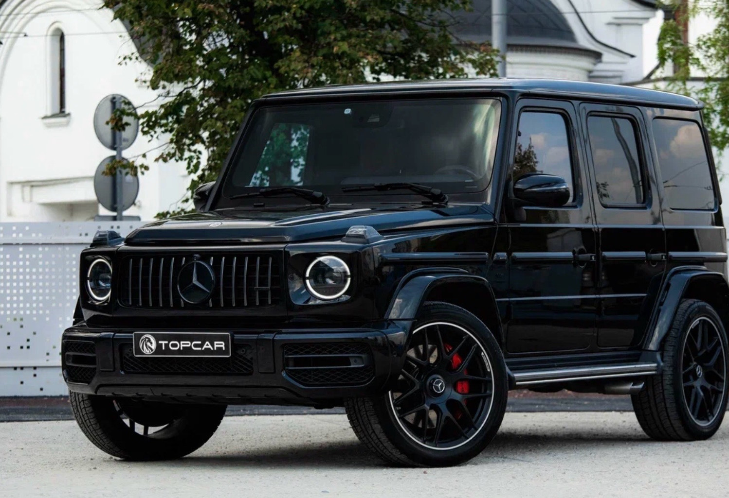 Аренда mercedes-benz g-klass-amg премиум класса 2022 года в городе Москва Шаболовская от 48000 руб./сутки, полный привод, двигатель: бензин, объем 4 литра, каско (Впишу в полис), ОСАГО (Впишу в полис), без водителя, недорого - RentRide