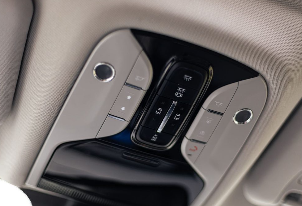 Аренда gac gn8 2021 года в городе Москва Крылатское от 7200 руб./сутки, передний привод, двигатель: бензин, объем 2 литра, ОСАГО (Мультидрайв), без водителя, недорого, вид 9 - RentRide