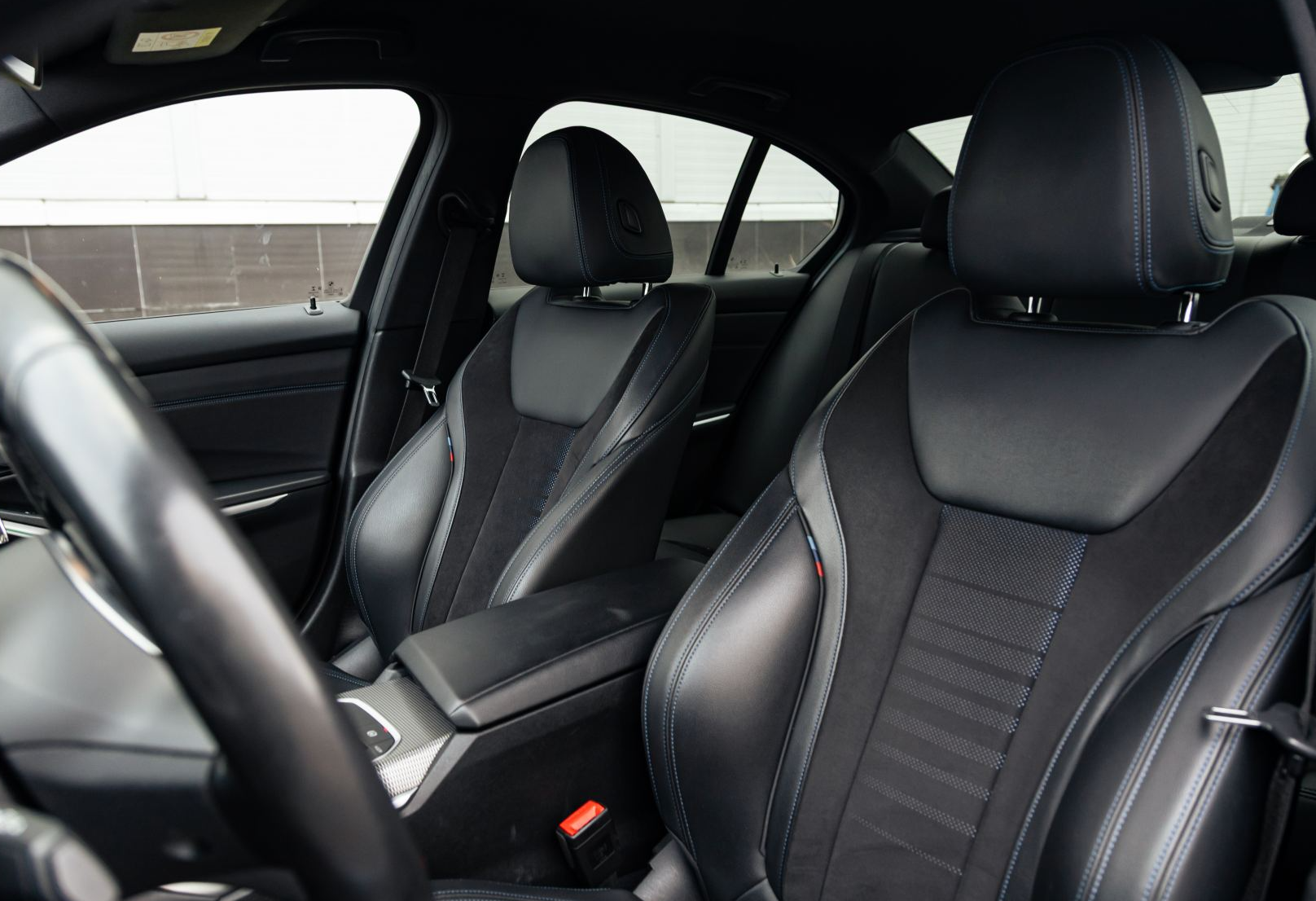 Аренда bmw 3-serii бизнес класса 2020 года в городе Москва Крылатское от 7200 руб./сутки, полный привод, двигатель: дизель, объем 2 литра, ОСАГО (Мультидрайв), без водителя, недорого, вид 5 - RentRide