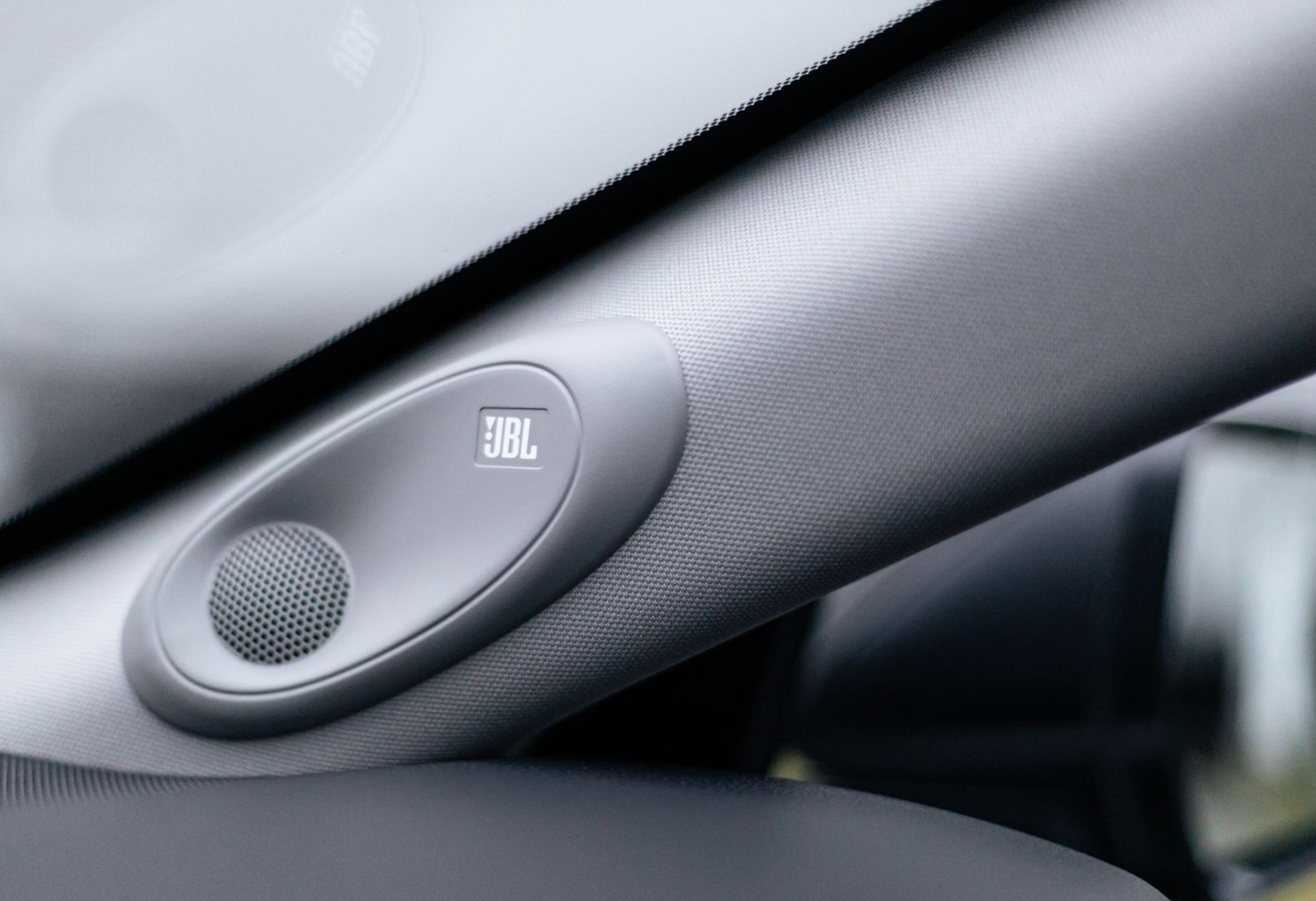 Аренда toyota camry комфорт класса 2019 года в городе Москва Крылатское от 5760 руб./сутки, передний привод, двигатель: бензин, объем 2.5 литров, ОСАГО (Мультидрайв), без водителя, недорого, вид 7 - RentRide