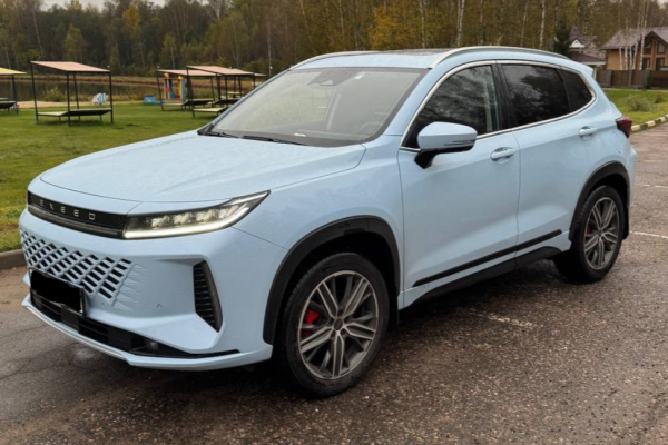 Прокат авто exeed lx комфорт класса 2023 года в городе Одинцово от 3600 руб./сутки, передний привод, двигатель: бензин, объем 1.6 литров, ОСАГО (Впишу в полис), без водителя, недорого - RentRide