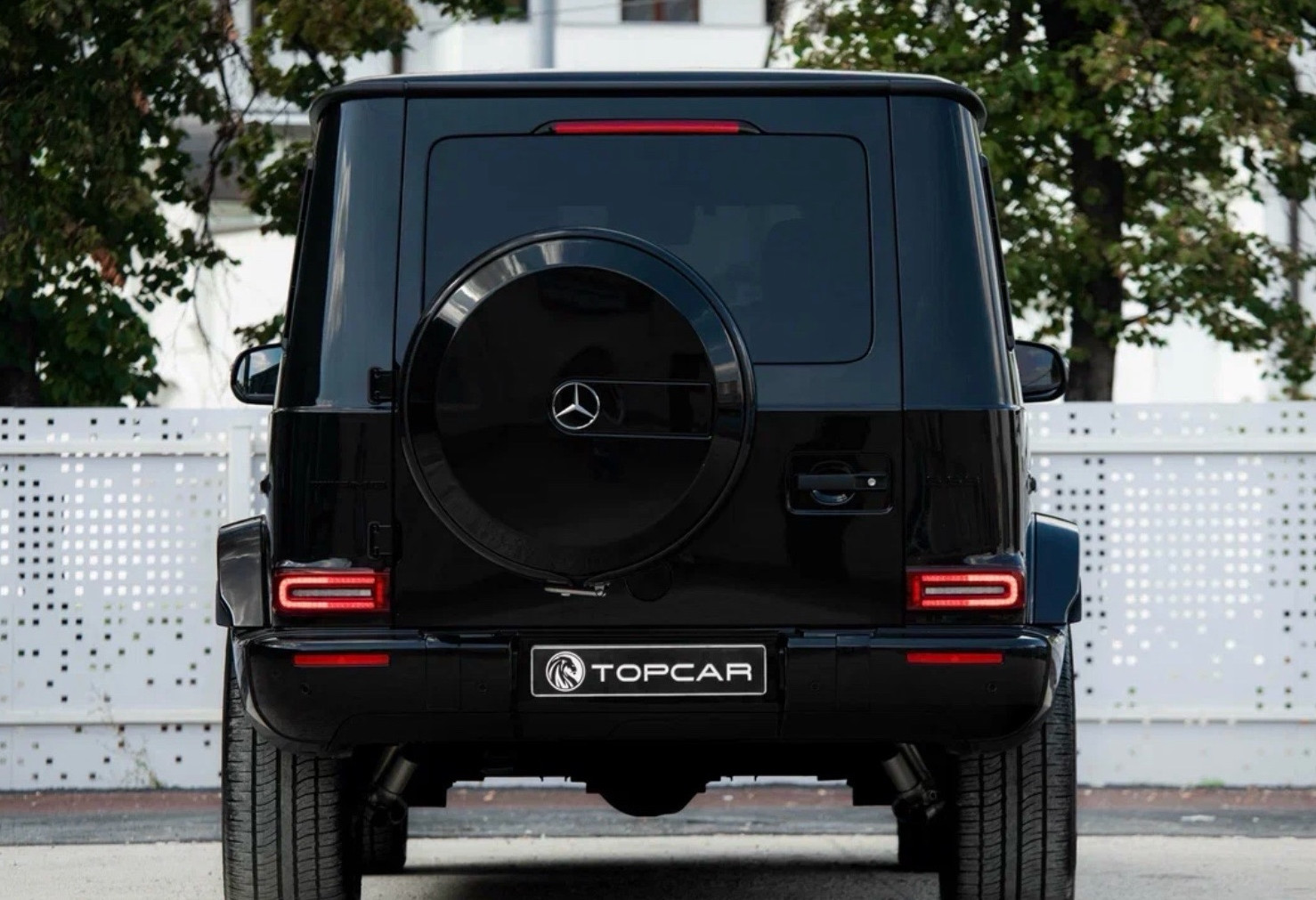 Аренда mercedes-benz g-klass-amg премиум класса 2023 года в городе Москва Шаболовская от 55200 руб./сутки, полный привод, двигатель: бензин, объем 4 литра, каско (Мультидрайв), ОСАГО (Мультидрайв), без водителя, недорого, вид 3 - RentRide