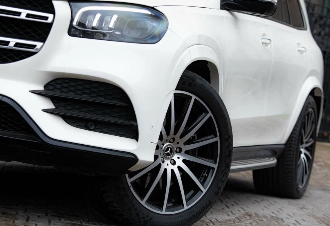 Аренда mercedes-benz gls-amg премиум класса 2021 года в городе Москва Шаболовская от 36800 руб./сутки, полный привод, двигатель: бензин, объем 4 литра, каско (Мультидрайв), ОСАГО (Мультидрайв), без водителя, недорого, вид 3 - RentRide