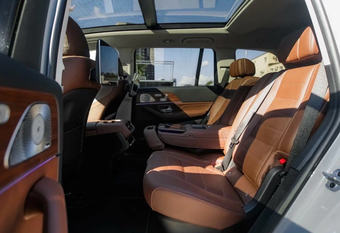 Аренда mercedes-benz gls-amg премиум класса 2023 года в городе Москва Шаболовская от 36800 руб./сутки, полный привод, двигатель: дизель, объем 4 литра, каско (Мультидрайв), ОСАГО (Мультидрайв), без водителя, недорого, вид 10 - RentRide