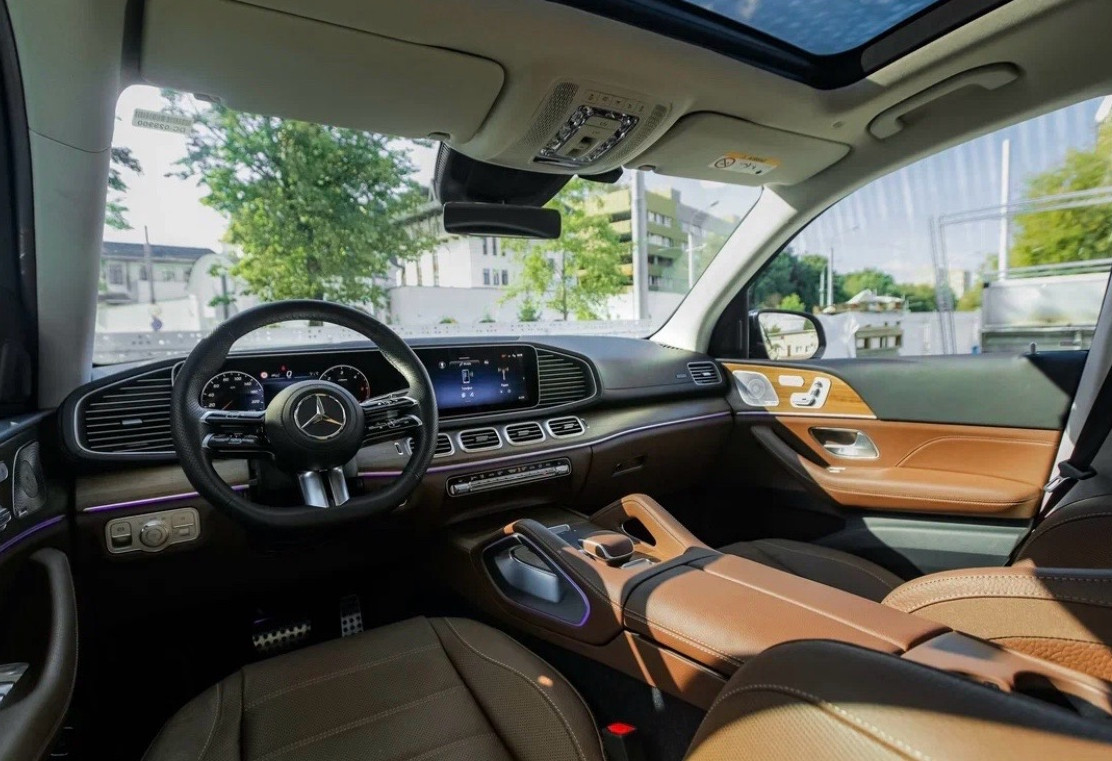 Аренда mercedes-benz gls-amg премиум класса 2023 года в городе Москва Шаболовская от 36800 руб./сутки, полный привод, двигатель: дизель, объем 4 литра, каско (Мультидрайв), ОСАГО (Мультидрайв), без водителя, недорого, вид 9 - RentRide