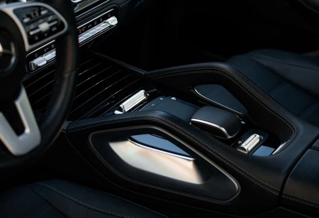 Аренда mercedes-benz gls премиум класса 2022 года в городе Москва Шаболовская от 28000 руб./сутки, полный привод, двигатель: дизель, объем 2.9 литров, каско (Мультидрайв), ОСАГО (Мультидрайв), без водителя, недорого, вид 9 - RentRide