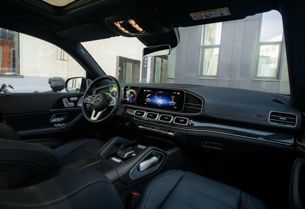 Аренда mercedes-benz gls премиум класса 2022 года в городе Москва Шаболовская от 28000 руб./сутки, полный привод, двигатель: дизель, объем 2.9 литров, каско (Мультидрайв), ОСАГО (Мультидрайв), без водителя, недорого, вид 13 - RentRide