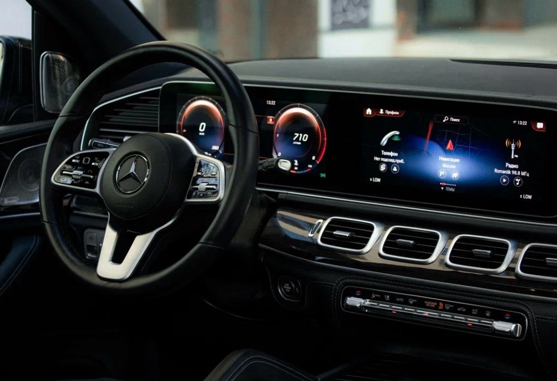 Аренда mercedes-benz gls премиум класса 2022 года в городе Москва Шаболовская от 28000 руб./сутки, полный привод, двигатель: дизель, объем 2.9 литров, каско (Мультидрайв), ОСАГО (Мультидрайв), без водителя, недорого, вид 10 - RentRide