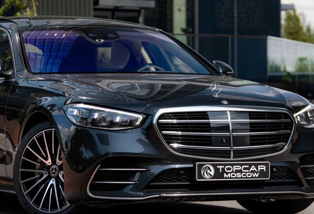 Аренда mercedes-benz s-klass премиум класса 2021 года в городе Москва Шаболовская от 28000 руб./сутки, полный привод, двигатель: гибрид, объем 3 литра, каско (Мультидрайв), ОСАГО (Мультидрайв), без водителя, недорого, вид 4 - RentRide