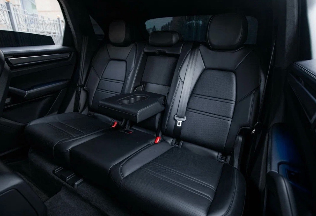 Аренда porsche cayenne бизнес класса 2021 года в городе Москва Шаболовская от 32000 руб./сутки, полный привод, двигатель: бензин, объем 4 литра, каско (Мультидрайв), ОСАГО (Мультидрайв), без водителя, недорого, вид 12 - RentRide