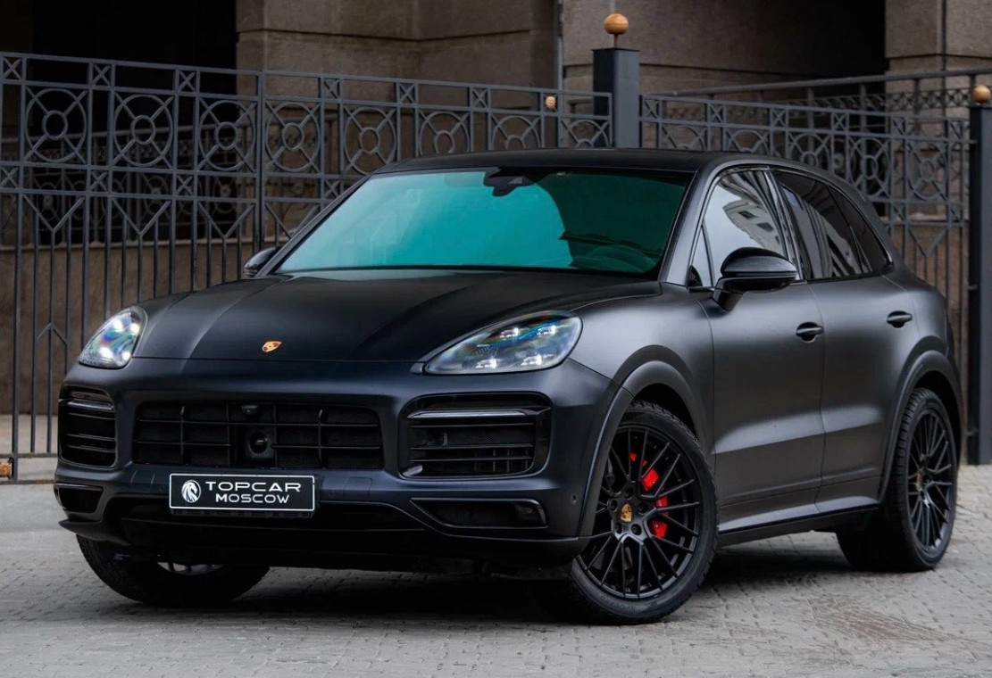 Аренда porsche cayenne бизнес класса 2021 года в городе Москва Шаболовская от 32000 руб./сутки, полный привод, двигатель: бензин, объем 4 литра, каско (Мультидрайв), ОСАГО (Мультидрайв), без водителя, недорого - RentRide