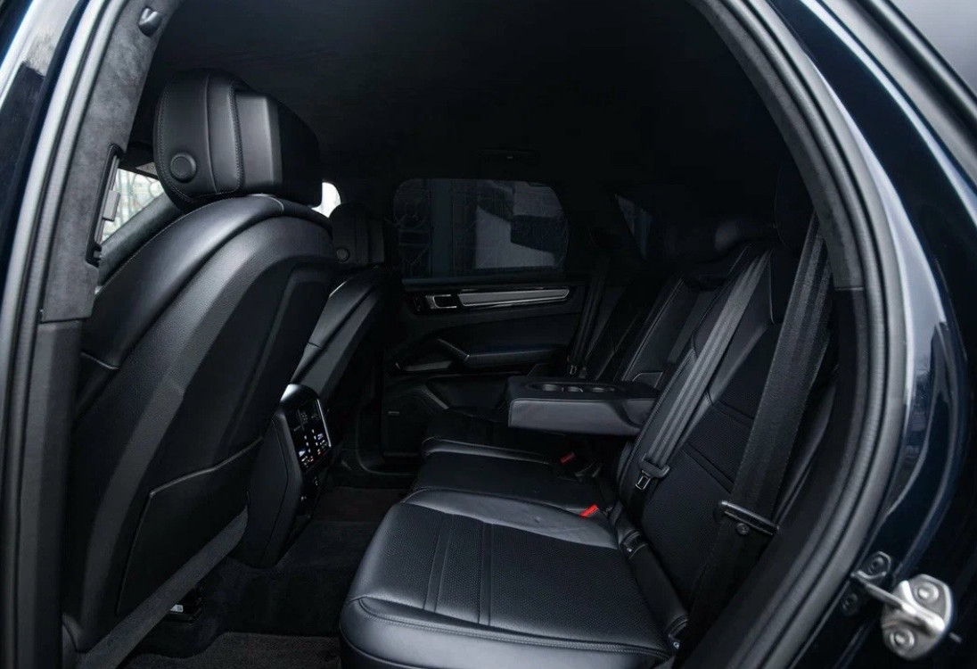 Аренда porsche cayenne бизнес класса 2021 года в городе Москва Шаболовская от 32000 руб./сутки, полный привод, двигатель: бензин, объем 4 литра, каско (Мультидрайв), ОСАГО (Мультидрайв), без водителя, недорого, вид 11 - RentRide