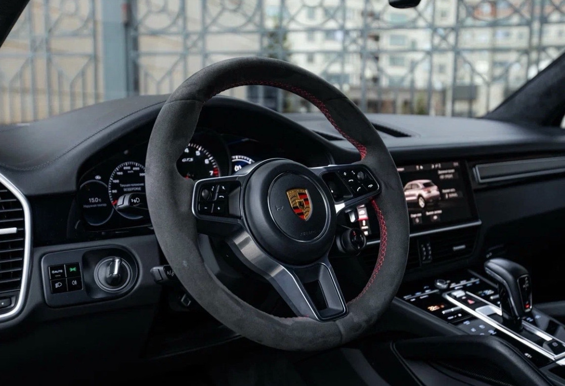 Аренда porsche cayenne бизнес класса 2021 года в городе Москва Шаболовская от 32000 руб./сутки, полный привод, двигатель: бензин, объем 4 литра, каско (Мультидрайв), ОСАГО (Мультидрайв), без водителя, недорого, вид 9 - RentRide