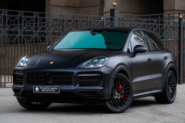Прокат авто porsche cayenne бизнес класса 2021 года в городе Москва Шаболовская от 32000 руб./сутки, полный привод, двигатель: бензин, объем 4 литра, каско (Мультидрайв), ОСАГО (Мультидрайв), без водителя, недорого - RentRide