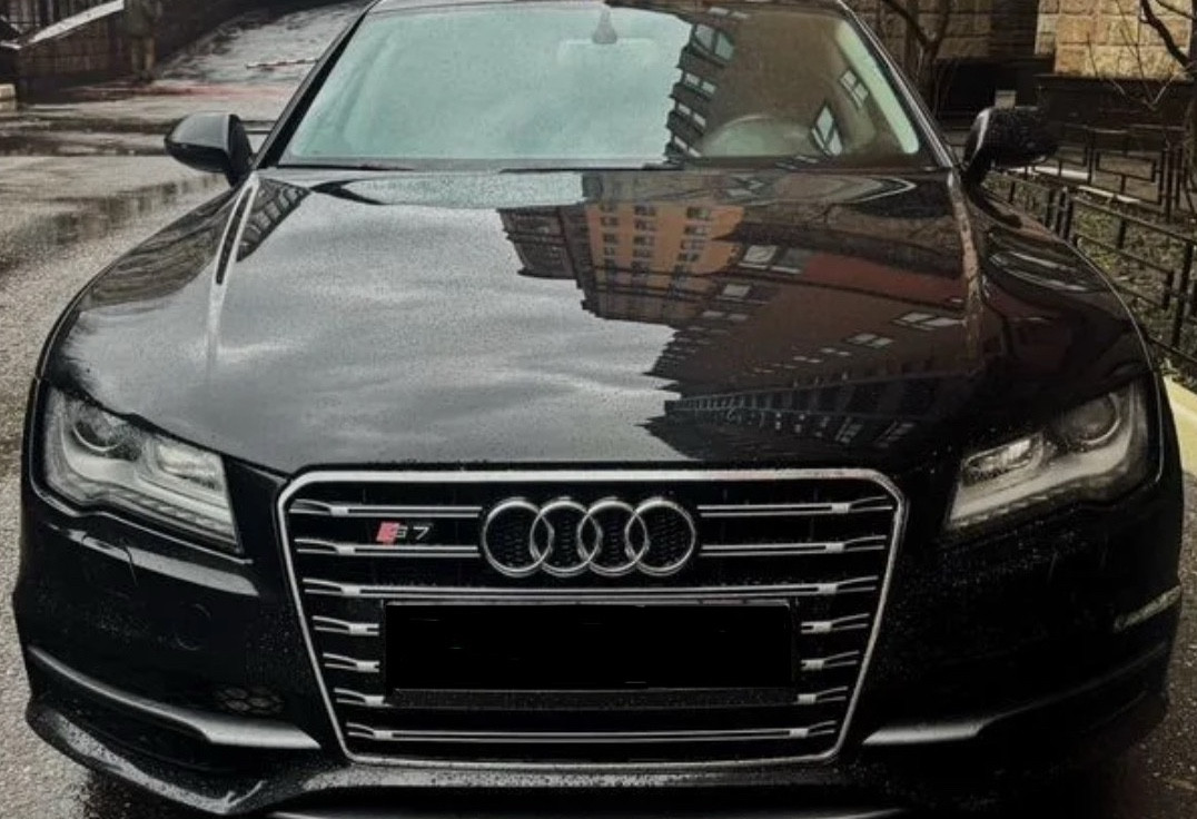 Аренда audi a7 стандарт класса 2012 года в городе Москва Физтех от 4800 руб./сутки, полный привод, двигатель: бензин, объем 204 литра, ОСАГО (Мультидрайв), без водителя, недорого, вид 2 - RentRide