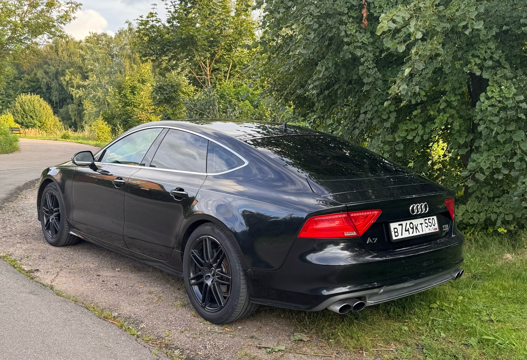 Аренда audi a7 стандарт класса 2012 года в городе Москва Физтех от 4400 руб./сутки, полный привод, двигатель: бензин, объем 204 литра, ОСАГО (Мультидрайв), без водителя, недорого, вид 4 - RentRide