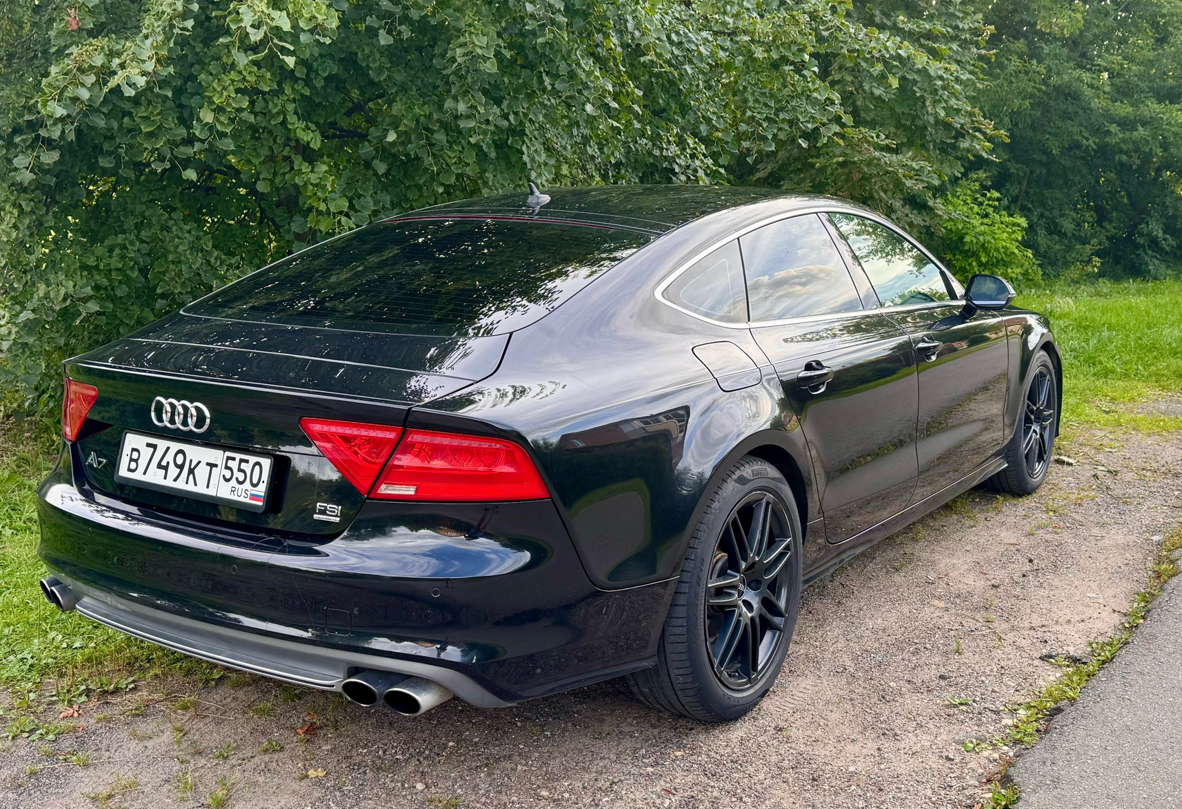 Аренда audi a7 стандарт класса 2012 года в городе Москва Физтех от 4400 руб./сутки, полный привод, двигатель: бензин, объем 204 литра, ОСАГО (Мультидрайв), без водителя, недорого, вид 3 - RentRide