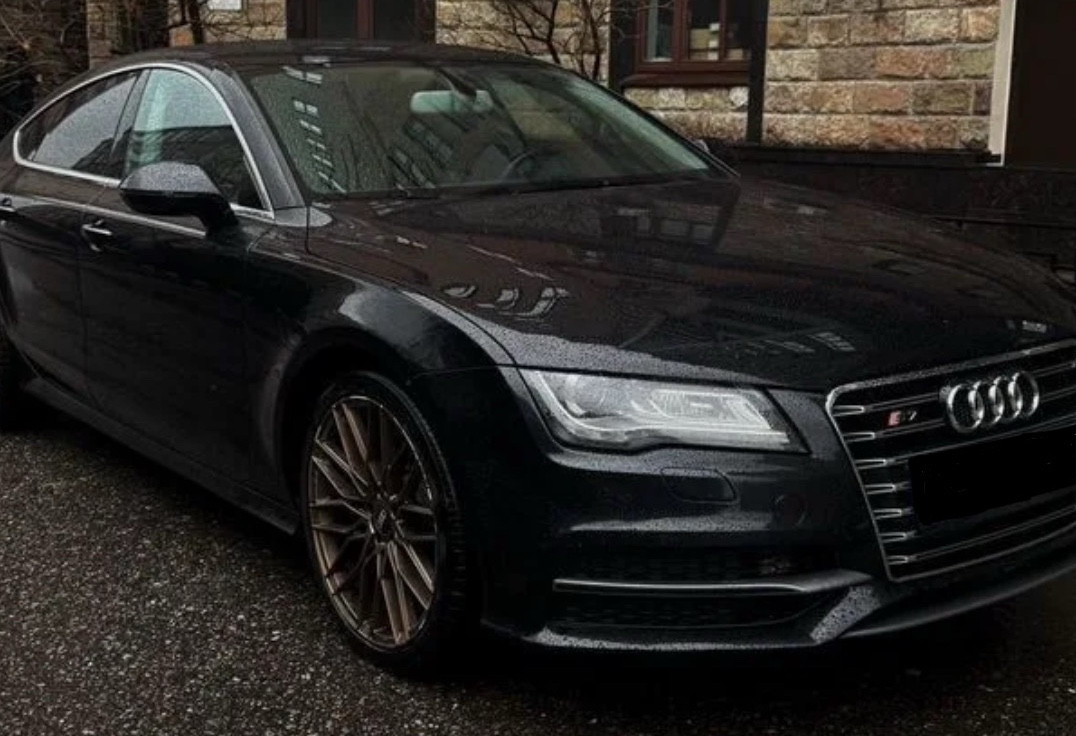 Аренда audi a7 стандарт класса 2012 года в городе Москва Физтех от 4800 руб./сутки, полный привод, двигатель: бензин, объем 204 литра, ОСАГО (Мультидрайв), без водителя, недорого - RentRide
