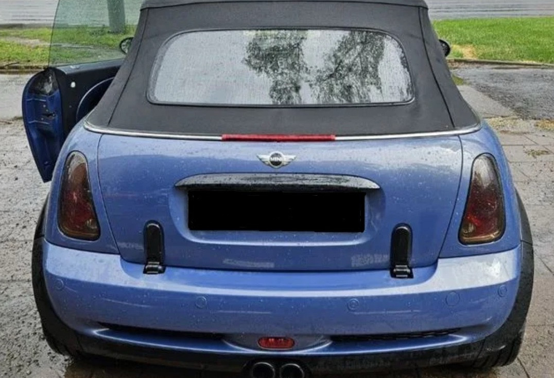 Аренда mini cabrio комфорт класса 2006 года в городе Москва Физтех от 2800 руб./сутки, передний привод, двигатель: бензин, объем 1.6 литров, ОСАГО (Мультидрайв), без водителя, недорого, вид 3 - RentRide