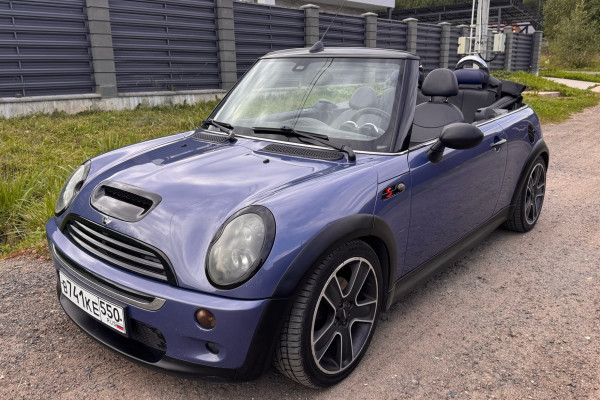 Прокат авто mini cabrio 2006 года в городе Москва Физтех от 4000 руб./сутки, передний привод, двигатель: бензин, объем 1.6 литров, ОСАГО (Мультидрайв), без водителя, недорого - RentRide