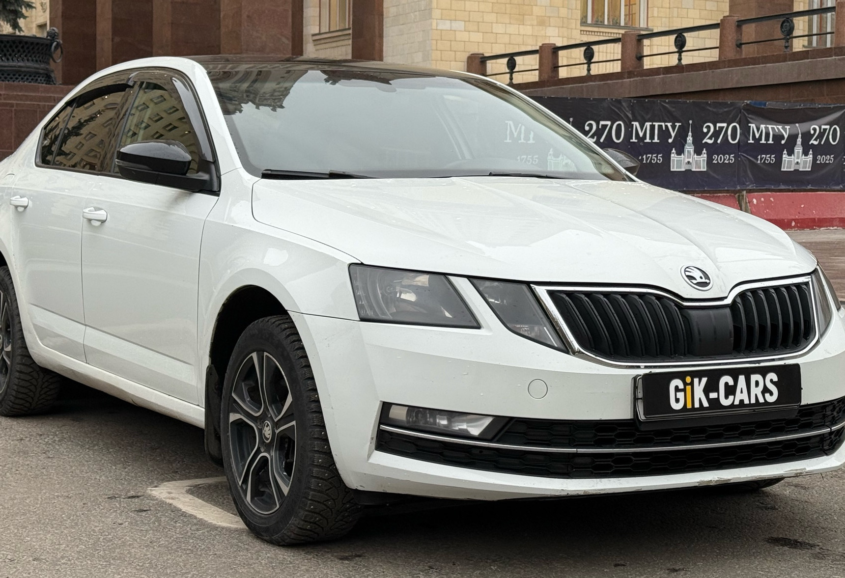 Аренда skoda octavia эконом класса 2017 года в городе Москва Нагорная от 1990 руб./сутки, передний привод, двигатель: газ, объем 1.6 литров, ОСАГО (Впишу в полис), без водителя, недорого, вид 3 - RentRide