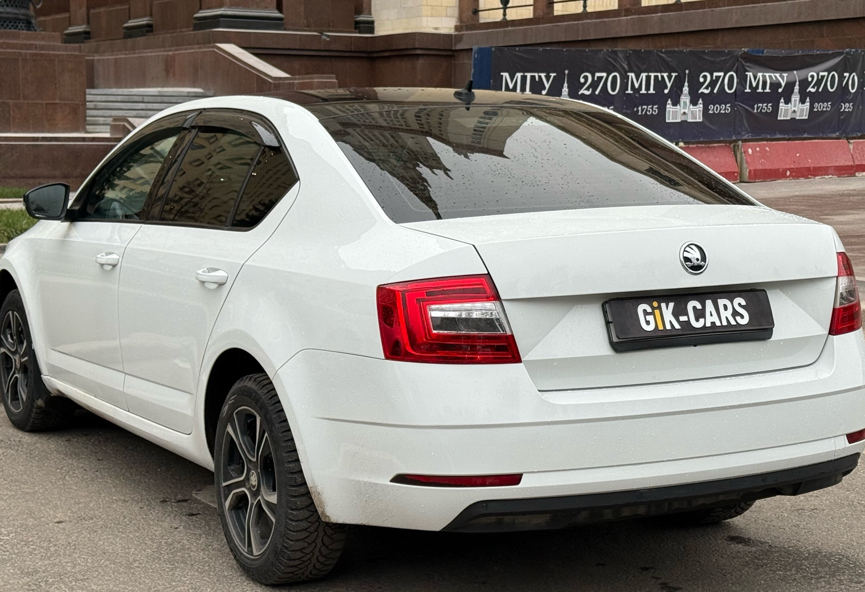 Аренда skoda octavia эконом класса 2017 года в городе Москва Нагорная от 1990 руб./сутки, передний привод, двигатель: газ, объем 1.6 литров, ОСАГО (Впишу в полис), без водителя, недорого, вид 5 - RentRide