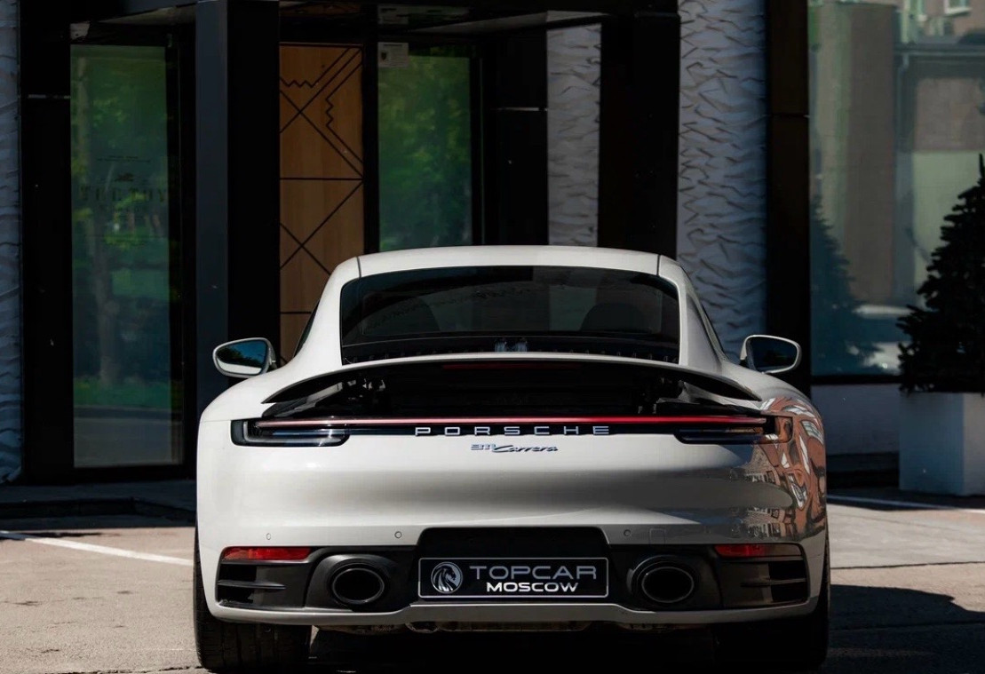 Аренда porsche 911 премиум класса 2021 года в городе Москва Тульская от 36000 руб./сутки, передний привод, двигатель: бензин, объем 3 литра, каско (Мультидрайв), ОСАГО (Мультидрайв), без водителя, недорого, вид 6 - RentRide