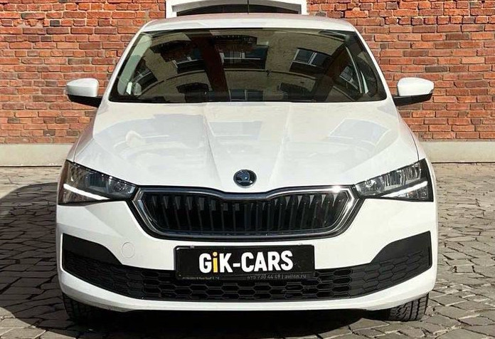 Аренда skoda rapid эконом класса 2021 года в городе Москва Нагорная от 1990 руб./сутки, передний привод, двигатель: бензин, объем 1.6 литров, ОСАГО (Впишу в полис), без водителя, недорого, вид 3 - RentRide