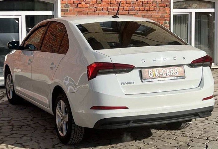 Аренда skoda rapid эконом класса 2021 года в городе Москва Нагорная от 1990 руб./сутки, передний привод, двигатель: бензин, объем 1.6 литров, ОСАГО (Впишу в полис), без водителя, недорого, вид 5 - RentRide