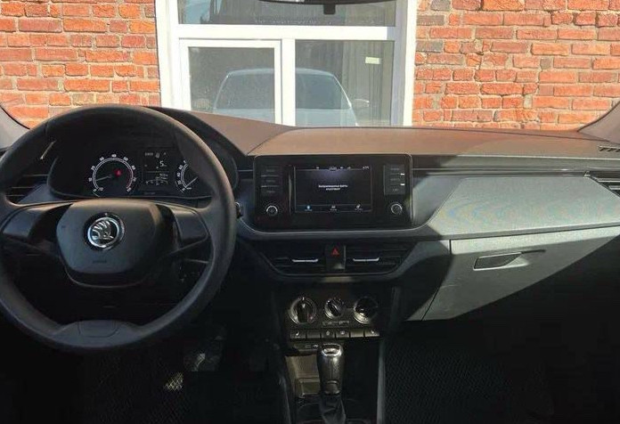 Аренда skoda rapid эконом класса 2021 года в городе Москва Нагорная от 1990 руб./сутки, передний привод, двигатель: бензин, объем 1.6 литров, ОСАГО (Впишу в полис), без водителя, недорого, вид 7 - RentRide