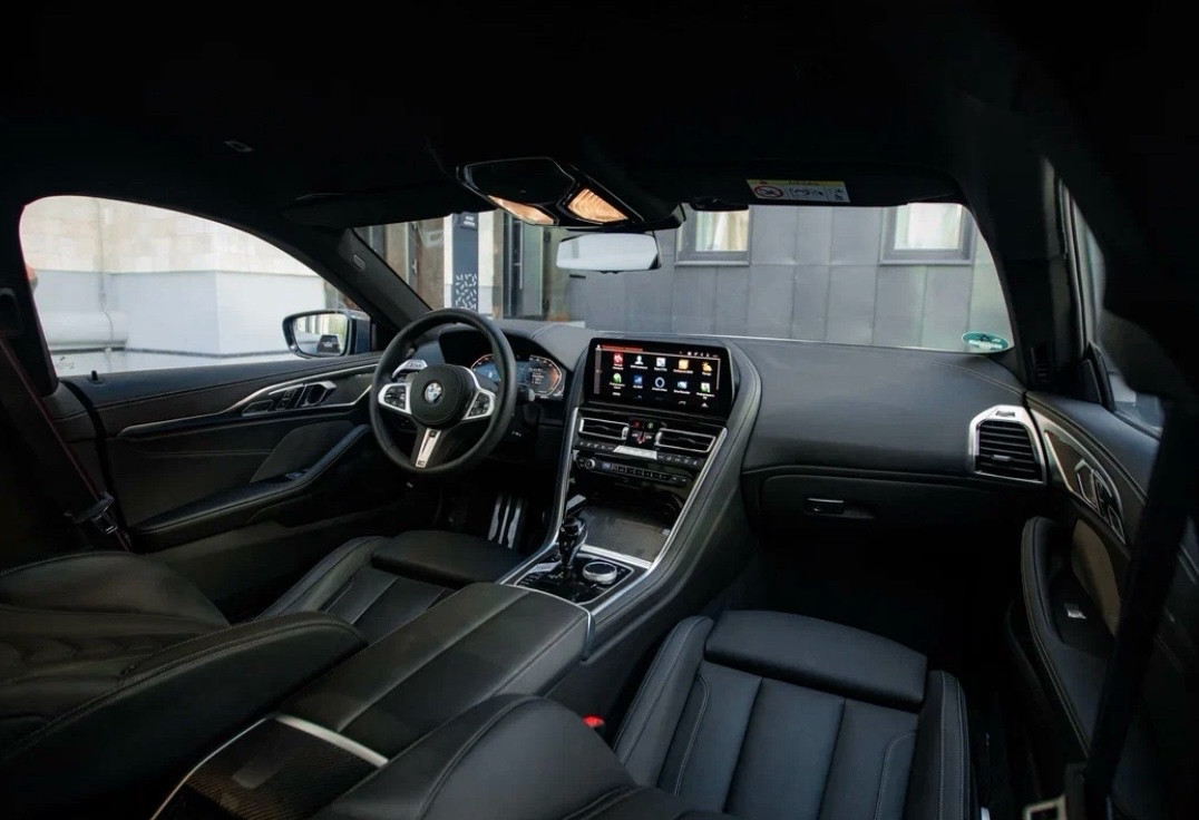 Аренда bmw 8-serii премиум класса 2023 года в городе Москва Шаболовская от 20000 руб./сутки, полный привод, двигатель: гибрид, объем 3 литра, каско (Мультидрайв), ОСАГО (Мультидрайв), без водителя, недорого, вид 9 - RentRide