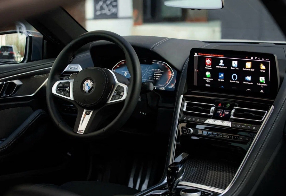 Аренда bmw 8-serii премиум класса 2023 года в городе Москва Шаболовская от 20000 руб./сутки, полный привод, двигатель: гибрид, объем 3 литра, каско (Мультидрайв), ОСАГО (Мультидрайв), без водителя, недорого, вид 11 - RentRide