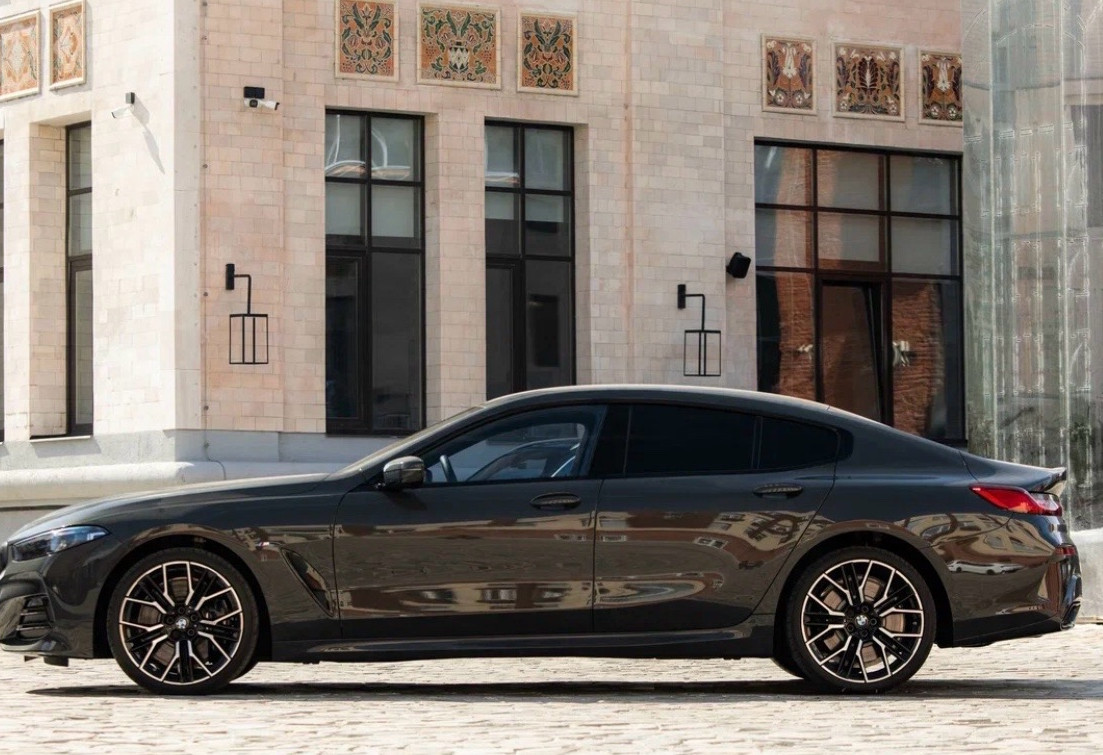 Аренда bmw 8-serii премиум класса 2023 года в городе Москва Шаболовская от 20000 руб./сутки, полный привод, двигатель: гибрид, объем 3 литра, каско (Мультидрайв), ОСАГО (Мультидрайв), без водителя, недорого, вид 2 - RentRide