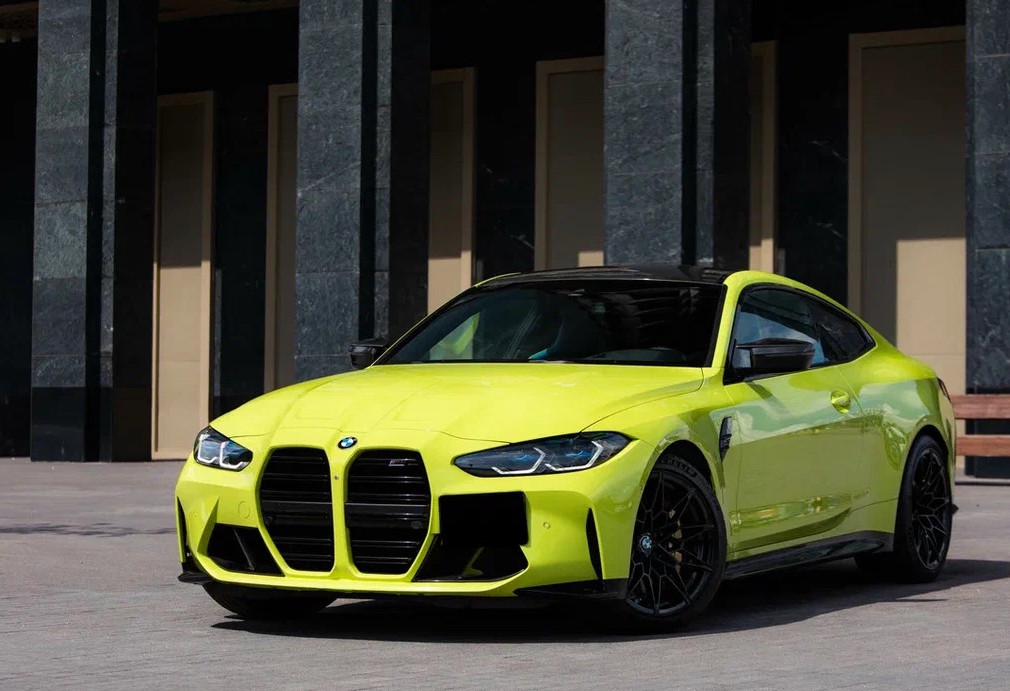 Аренда bmw m4 премиум класса 2021 года в городе Москва Тульская от 32000 руб./сутки, полный привод, двигатель: бензин, объем 3 литра, каско (Мультидрайв), ОСАГО (Мультидрайв), без водителя, недорого - RentRide