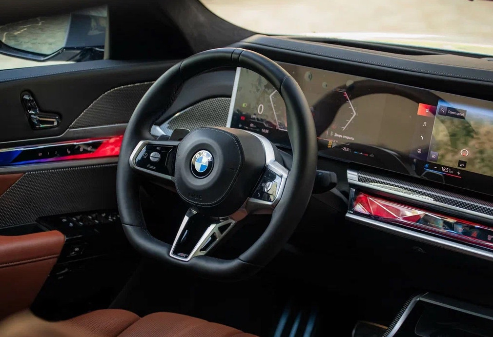 Аренда bmw 7-serii премиум класса 2022 года в городе Москва Шаболовская от 32000 руб./сутки, задний привод, двигатель: бензин, объем 3 литра, каско (Мультидрайв), ОСАГО (Мультидрайв), без водителя, недорого, вид 12 - RentRide