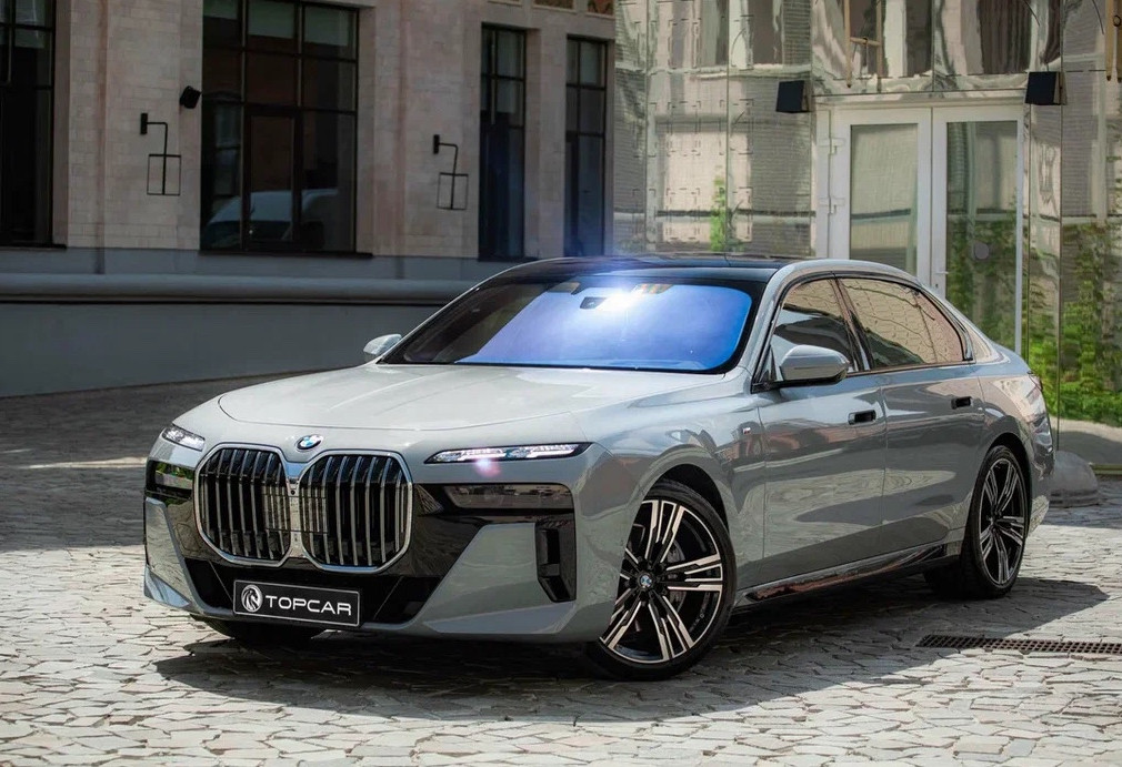 Аренда bmw 7-serii премиум класса 2022 года в городе Москва Шаболовская от 32000 руб./сутки, задний привод, двигатель: бензин, объем 3 литра, каско (Мультидрайв), ОСАГО (Мультидрайв), без водителя, недорого - RentRide