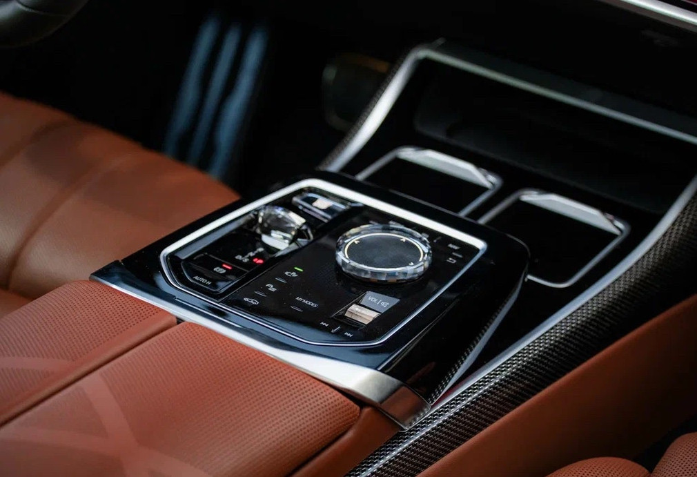 Аренда bmw 7-serii премиум класса 2022 года в городе Москва Шаболовская от 32000 руб./сутки, задний привод, двигатель: бензин, объем 3 литра, каско (Мультидрайв), ОСАГО (Мультидрайв), без водителя, недорого, вид 13 - RentRide