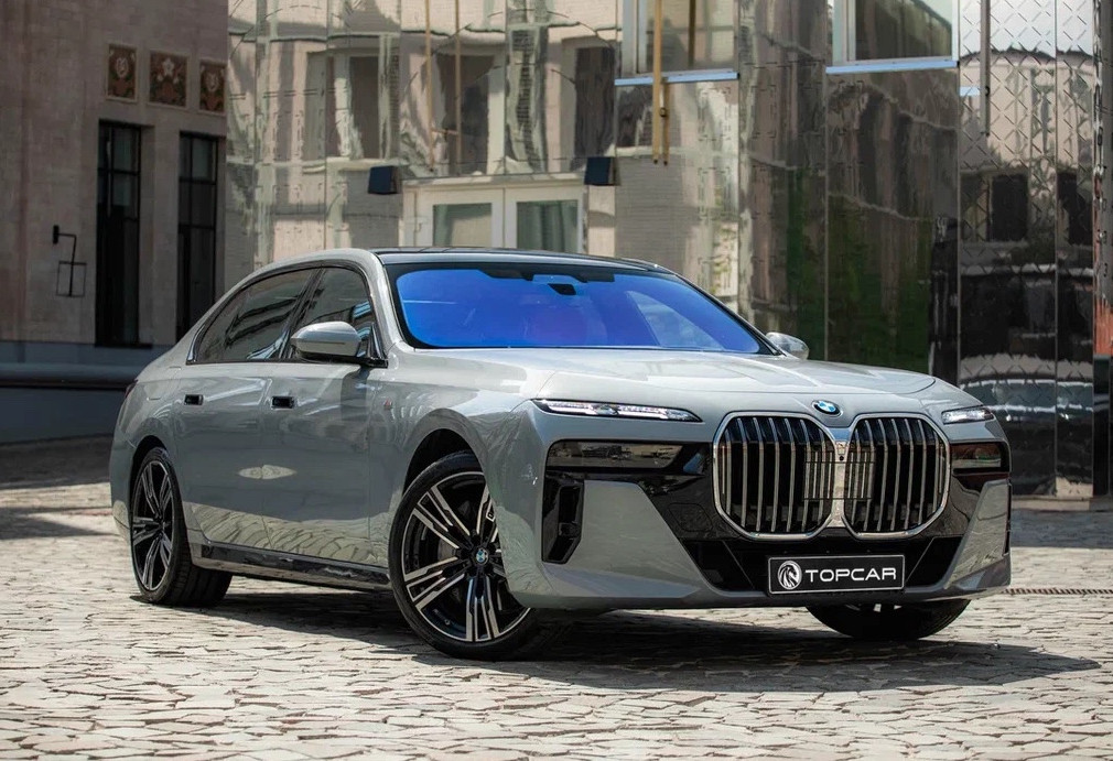 Аренда bmw 7-serii премиум класса 2022 года в городе Москва Шаболовская от 32000 руб./сутки, задний привод, двигатель: бензин, объем 3 литра, каско (Мультидрайв), ОСАГО (Мультидрайв), без водителя, недорого, вид 4 - RentRide