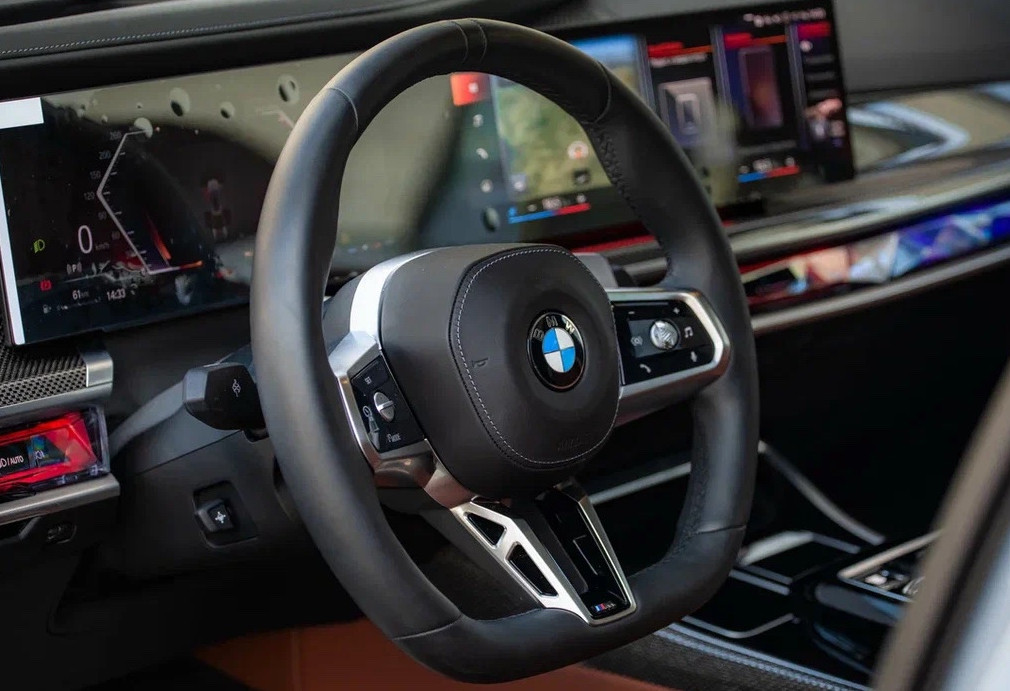 Аренда bmw 7-serii премиум класса 2022 года в городе Москва Шаболовская от 32000 руб./сутки, задний привод, двигатель: бензин, объем 3 литра, каско (Мультидрайв), ОСАГО (Мультидрайв), без водителя, недорого, вид 9 - RentRide