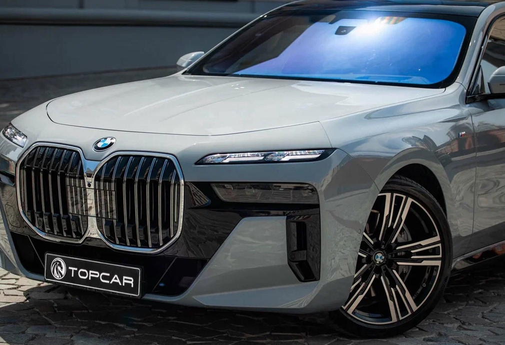 Аренда bmw 7-serii премиум класса 2022 года в городе Москва Шаболовская от 32000 руб./сутки, задний привод, двигатель: бензин, объем 3 литра, каско (Мультидрайв), ОСАГО (Мультидрайв), без водителя, недорого, вид 2 - RentRide