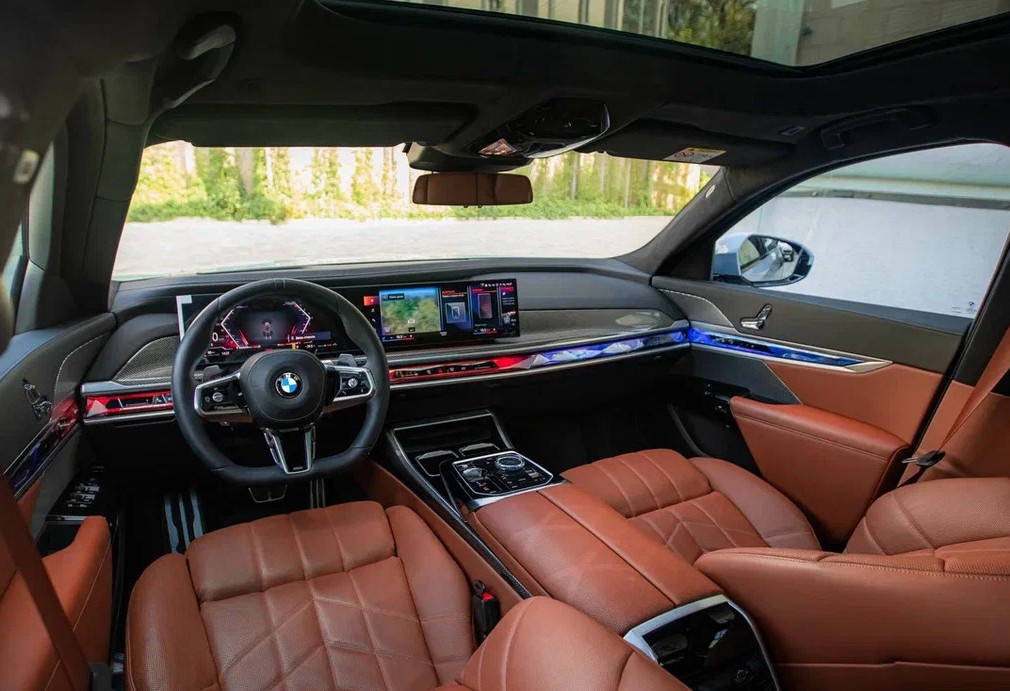 Аренда bmw 7-serii премиум класса 2022 года в городе Москва Шаболовская от 32000 руб./сутки, задний привод, двигатель: бензин, объем 3 литра, каско (Мультидрайв), ОСАГО (Мультидрайв), без водителя, недорого, вид 15 - RentRide