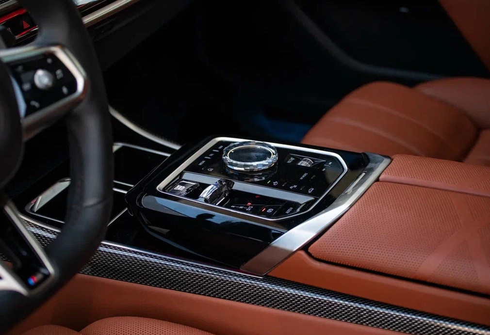 Аренда bmw 7-serii премиум класса 2022 года в городе Москва Шаболовская от 32000 руб./сутки, задний привод, двигатель: бензин, объем 3 литра, каско (Мультидрайв), ОСАГО (Мультидрайв), без водителя, недорого, вид 11 - RentRide